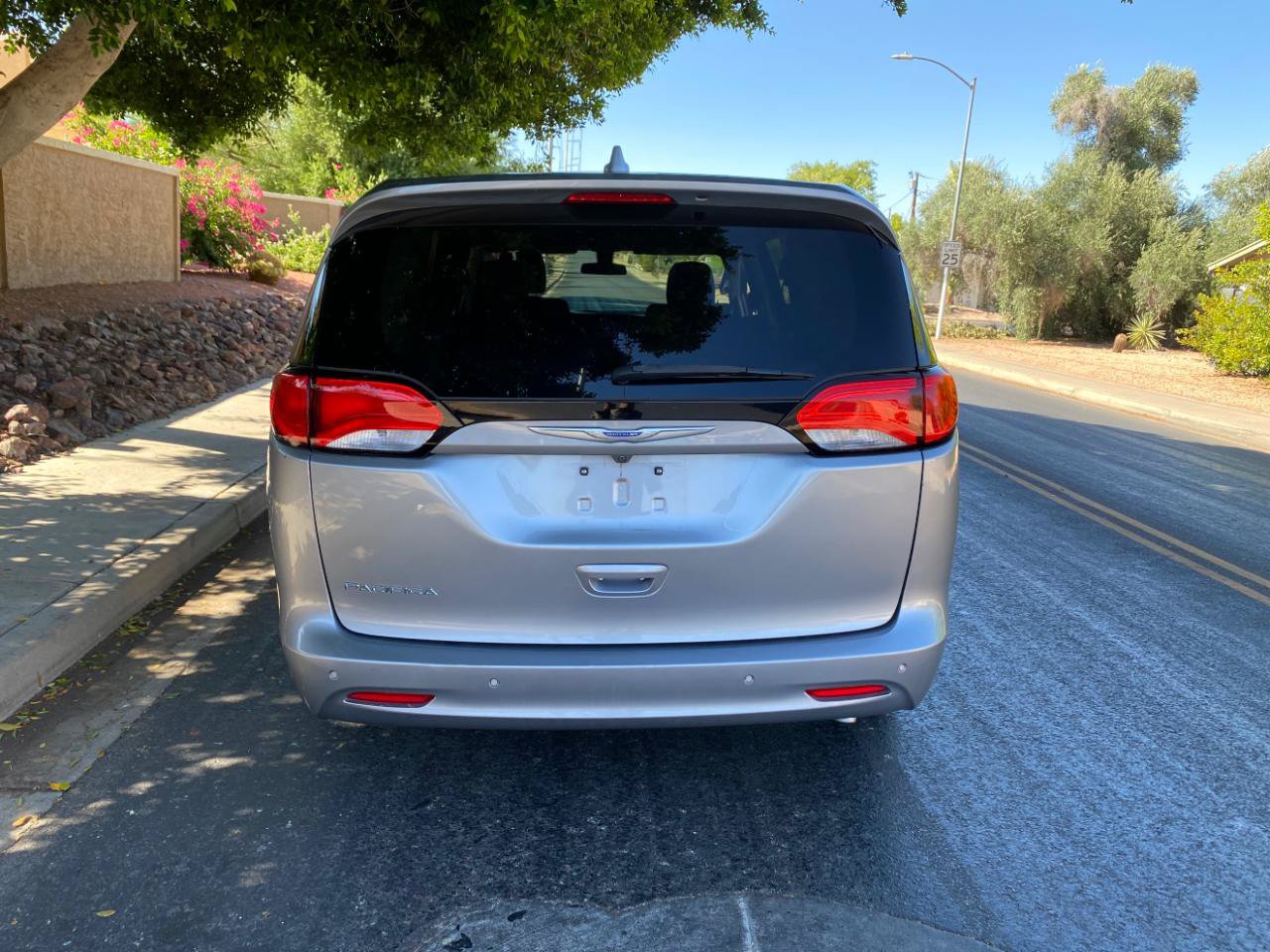 Used 2019 Chrysler Pacifica LX w/ Tire & Wheel Group FWD image 5