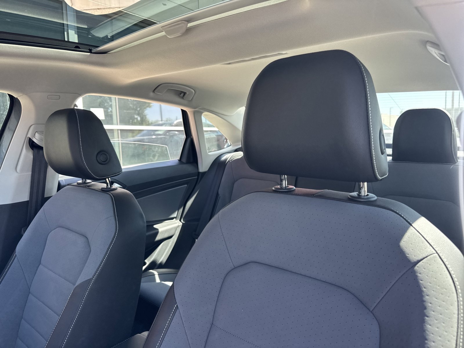 New 2026 Volkswagen Jetta SE FWD image 3