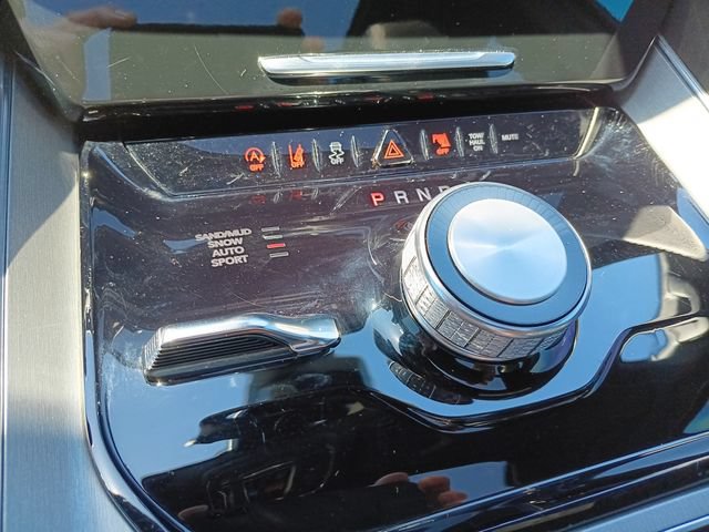 Used 2023 Jeep Wagoneer Series II AWD/4WD image 8