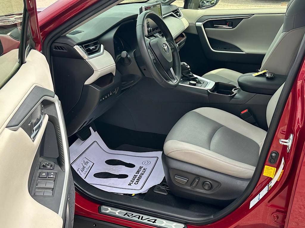 Certified 2019 Toyota RAV4 Limited AWD/4WD image 11