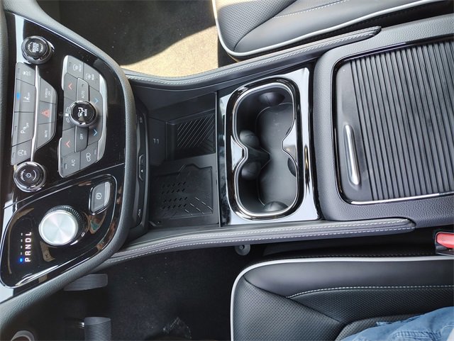 New 2026 Chrysler Pacifica Limited w/ Uconnect Theater Family Group image 27