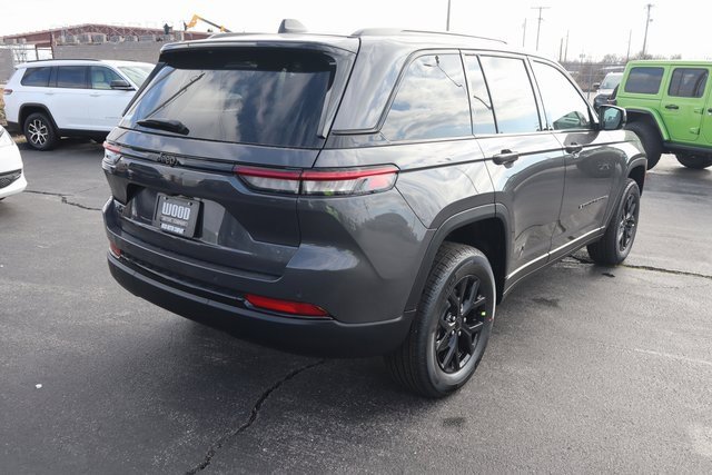 New 2025 Jeep Grand Cherokee Altitude image 22
