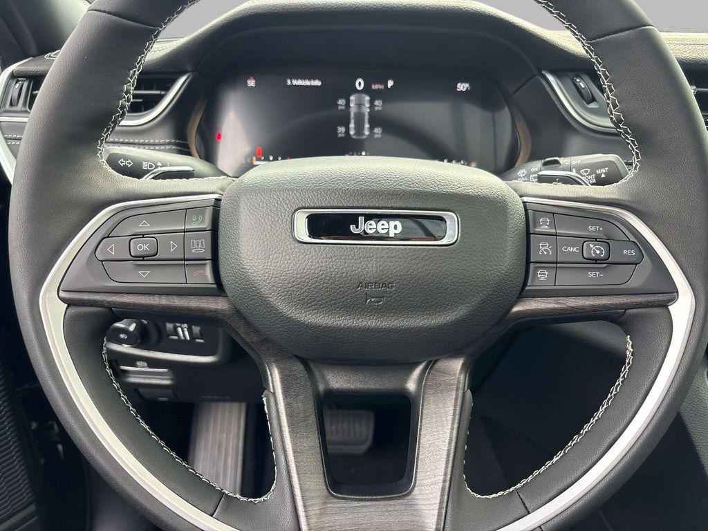 New 2025 Jeep Grand Cherokee Limited AWD/4WD image 16