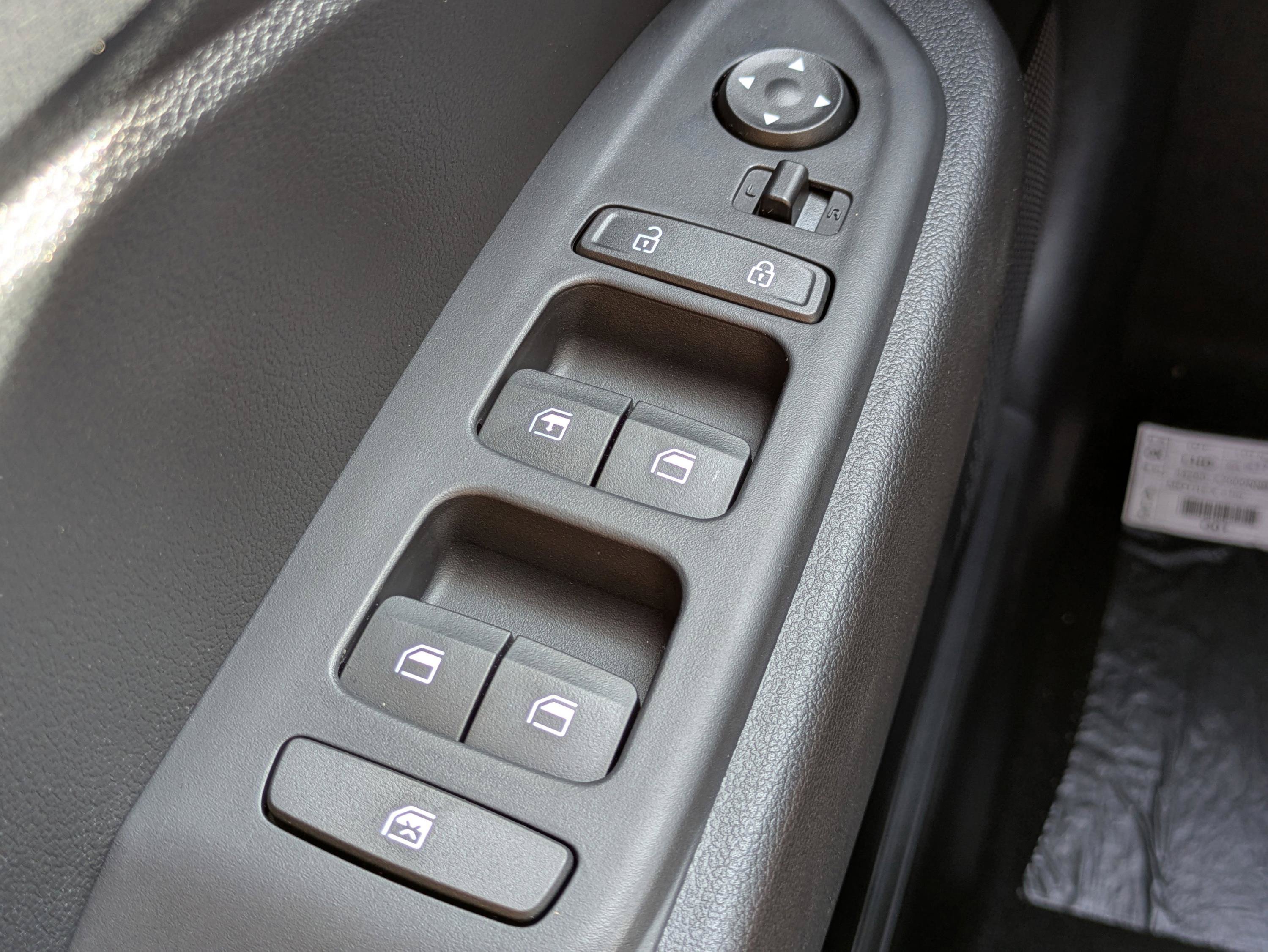 New 2026 Hyundai Venue SE FWD image 23