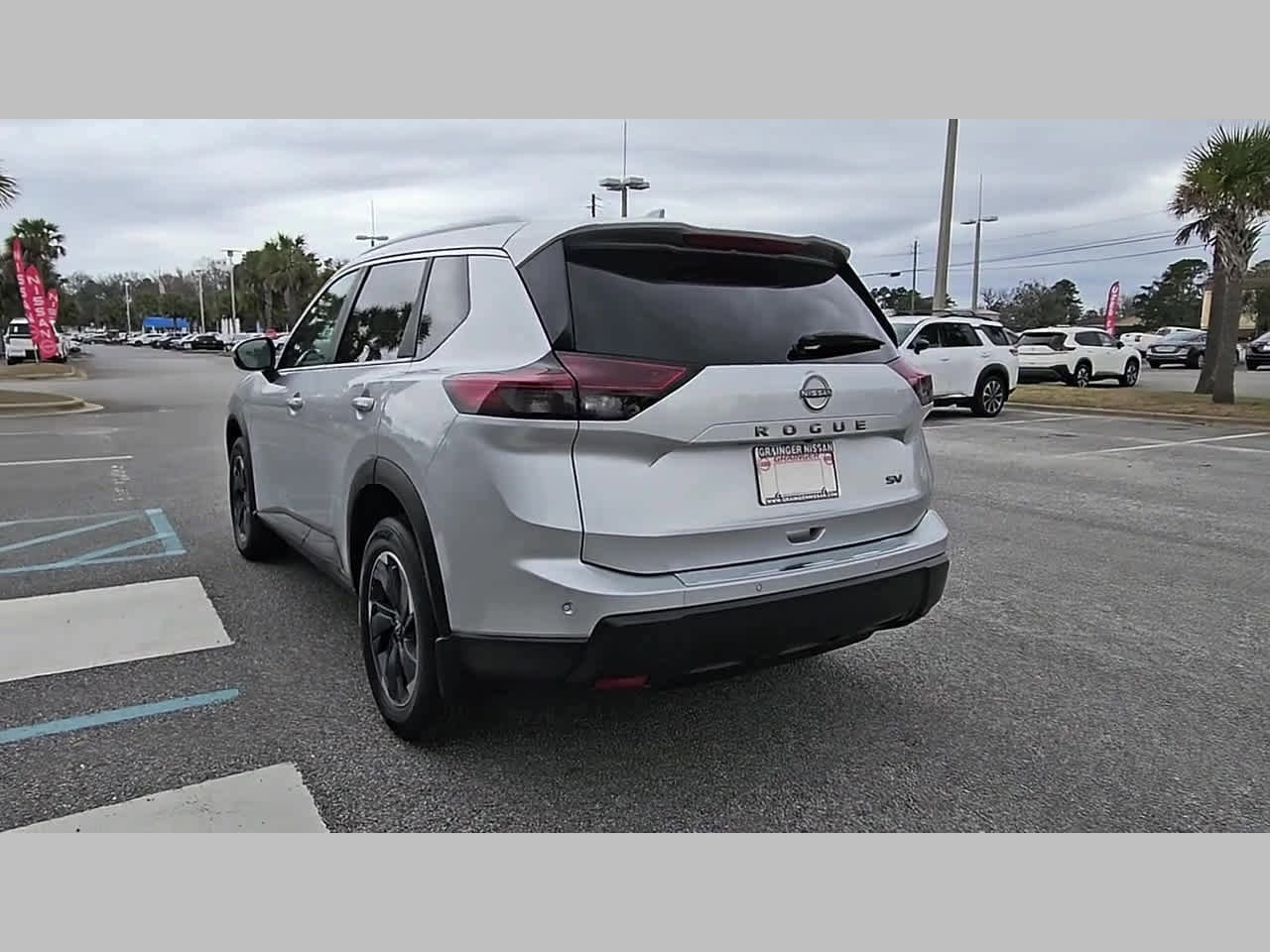 Used 2024 Nissan Rogue SV w/ SV Premium Package image 29