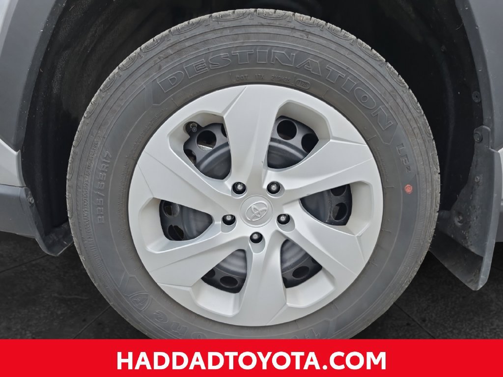 Certified 2025 Toyota RAV4 LE AWD/4WD image 16