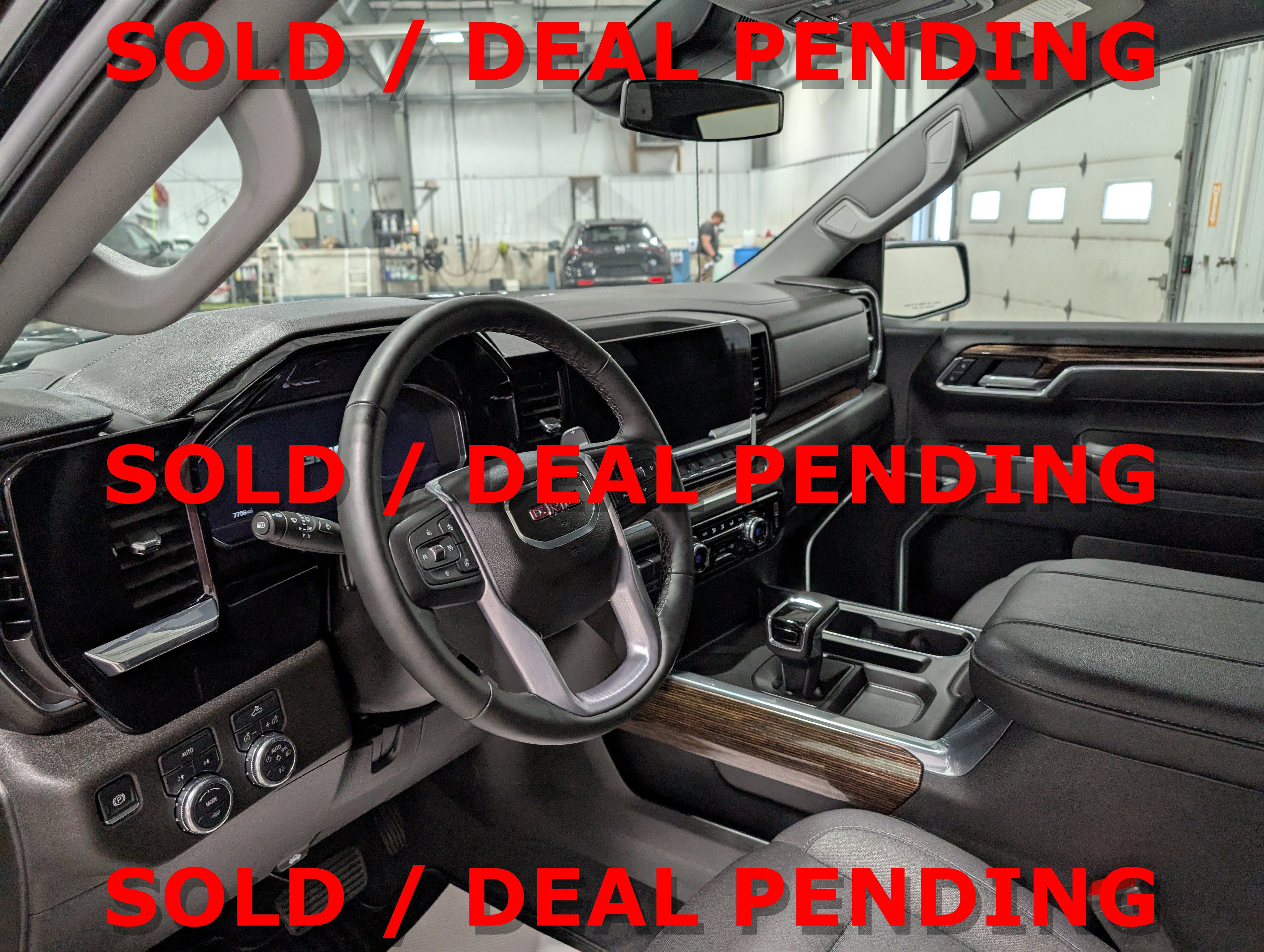 Used 2025 GMC Sierra 1500 Elevation AWD/4WD image 16