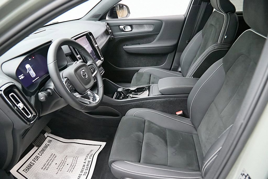 Certified 2023 Volvo C40 P8 Recharge Plus AWD/4WD image 17