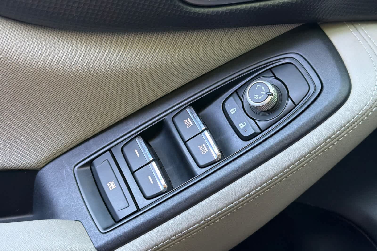 Used 2019 Subaru Forester Premium AWD/4WD image 13