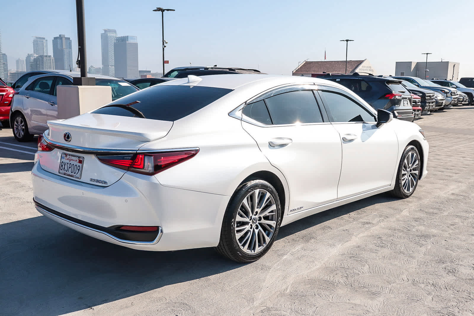 Used 2021 Lexus ES 300h w/ Premium Package image 6