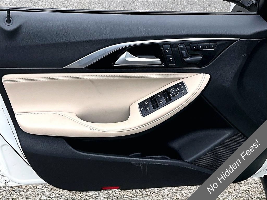 Used 2018 INFINITI QX30 AWD image 19
