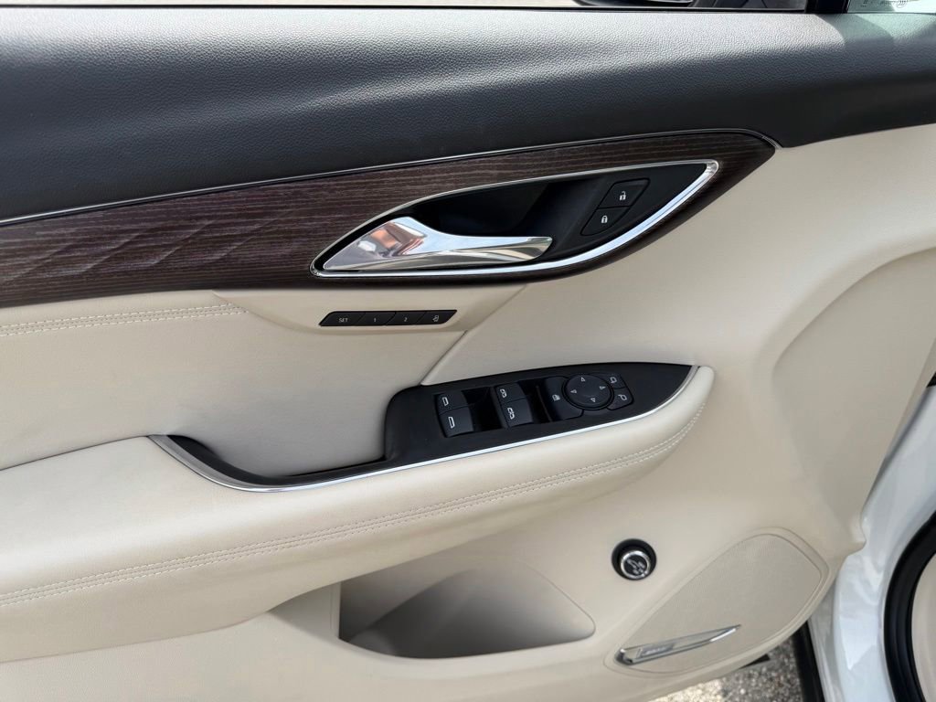 Used 2022 Buick Envision Avenir w/ Technology Package II FWD image 22