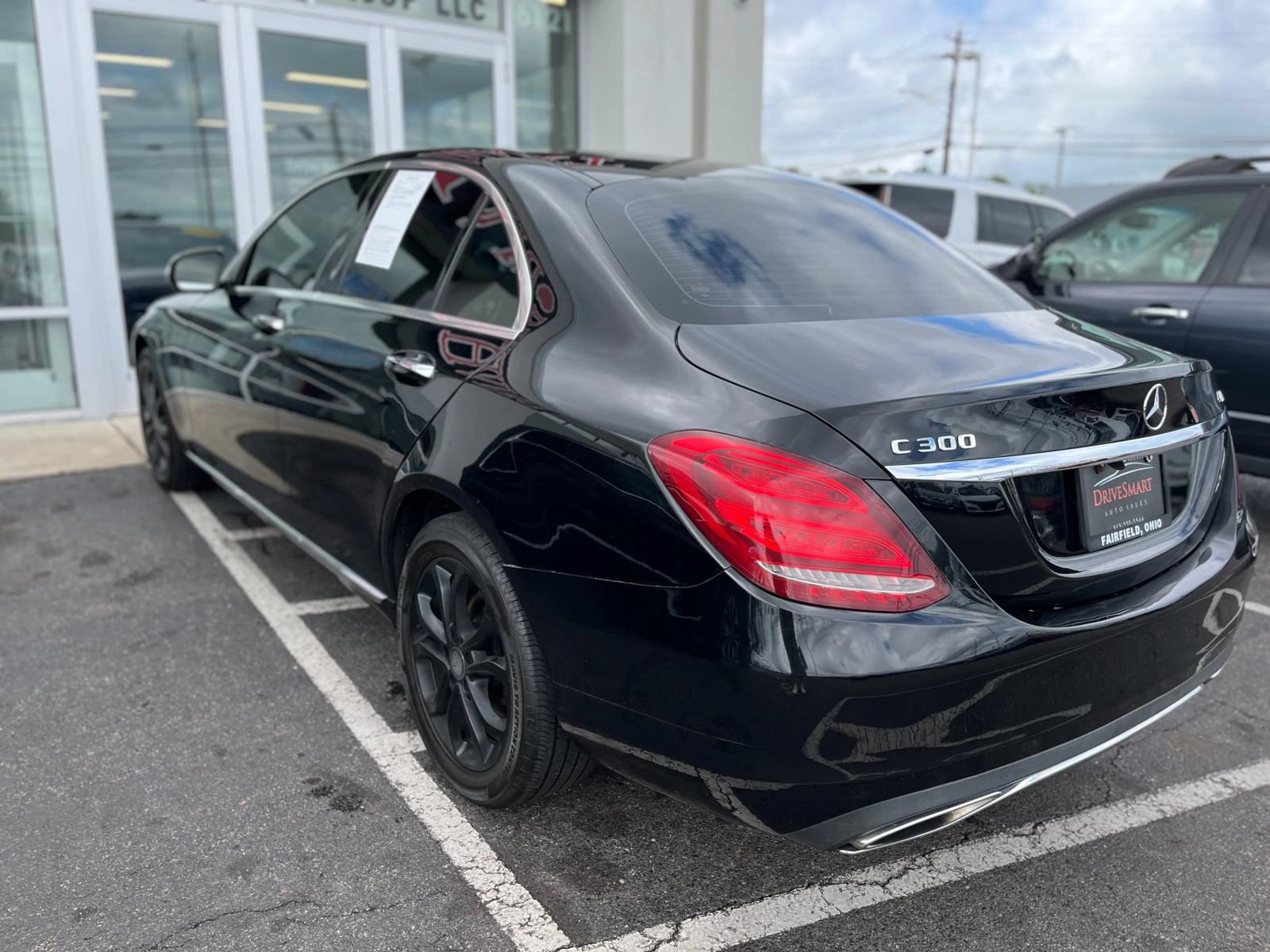 Used 2017 Mercedes-Benz C 300 4MATIC Sedan w/ Premium 3 Package image 9