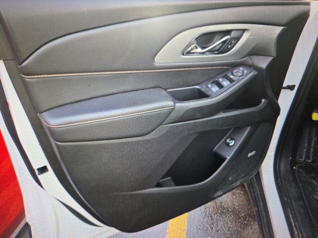 Used 2021 Chevrolet Traverse RS w/ LPO, Cargo Package image 13