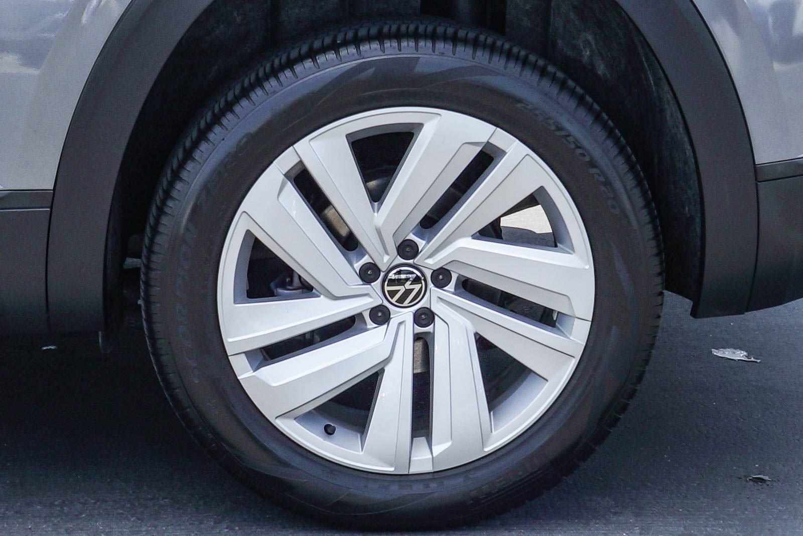 Certified 2023 Volkswagen Atlas Cross Sport SE FWD image 12