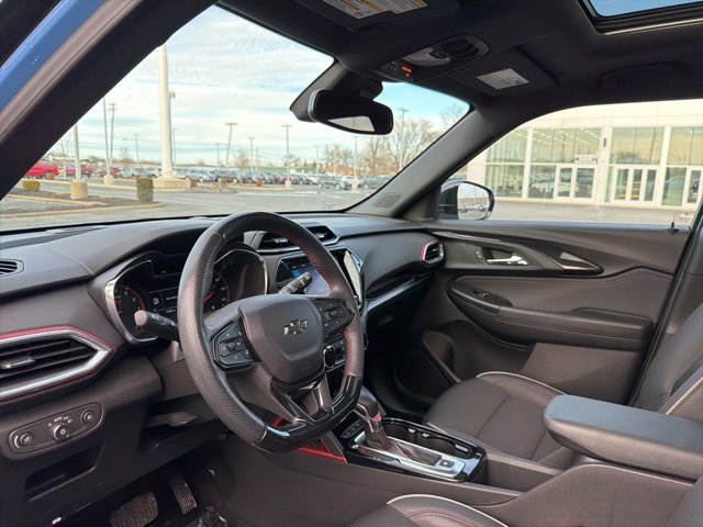 Used 2023 Chevrolet TrailBlazer RS w/ Sun and Liftgate Package image 14