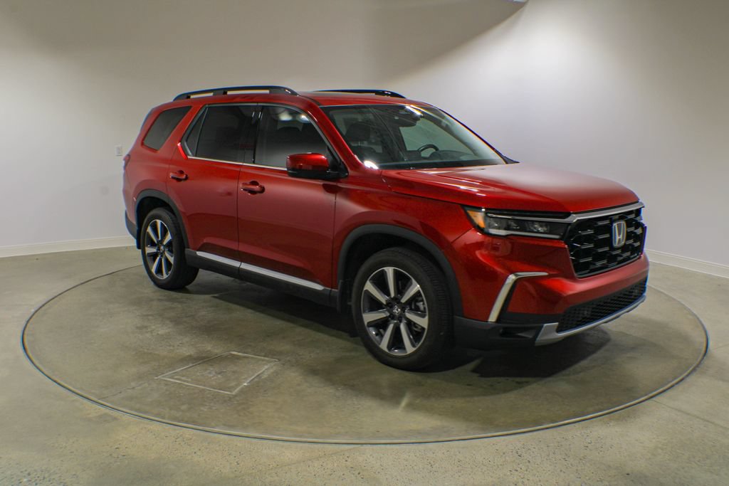 Used 2025 Honda Pilot Touring image 8