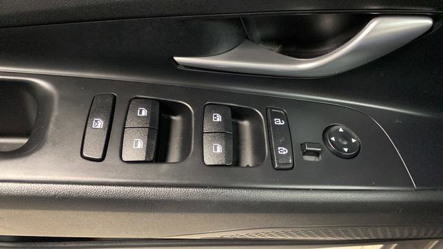 Certified 2023 Hyundai Elantra SEL FWD image 21
