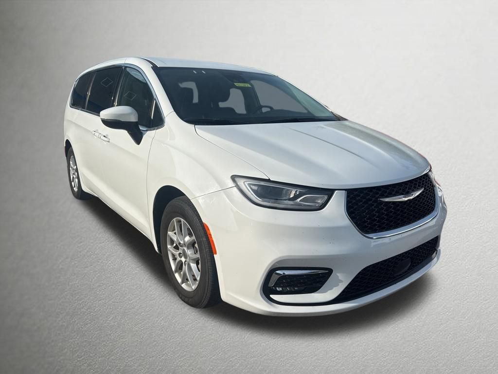 Used 2023 Chrysler Pacifica Touring-L FWD image 1