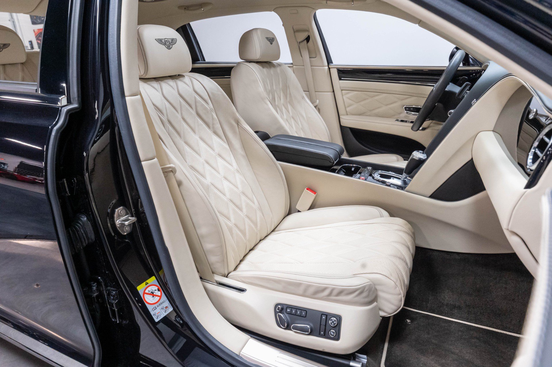 Used 2015 Bentley Flying Spur V8 AWD/4WD image 29
