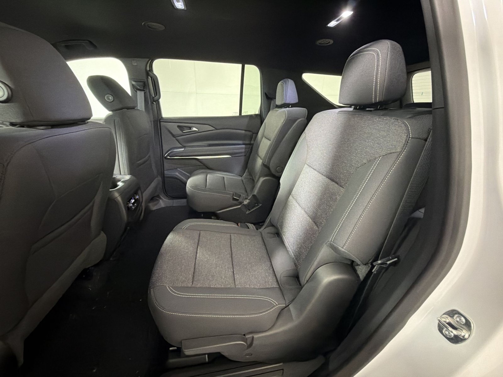 New 2027 Chevrolet Traverse LT FWD image 24