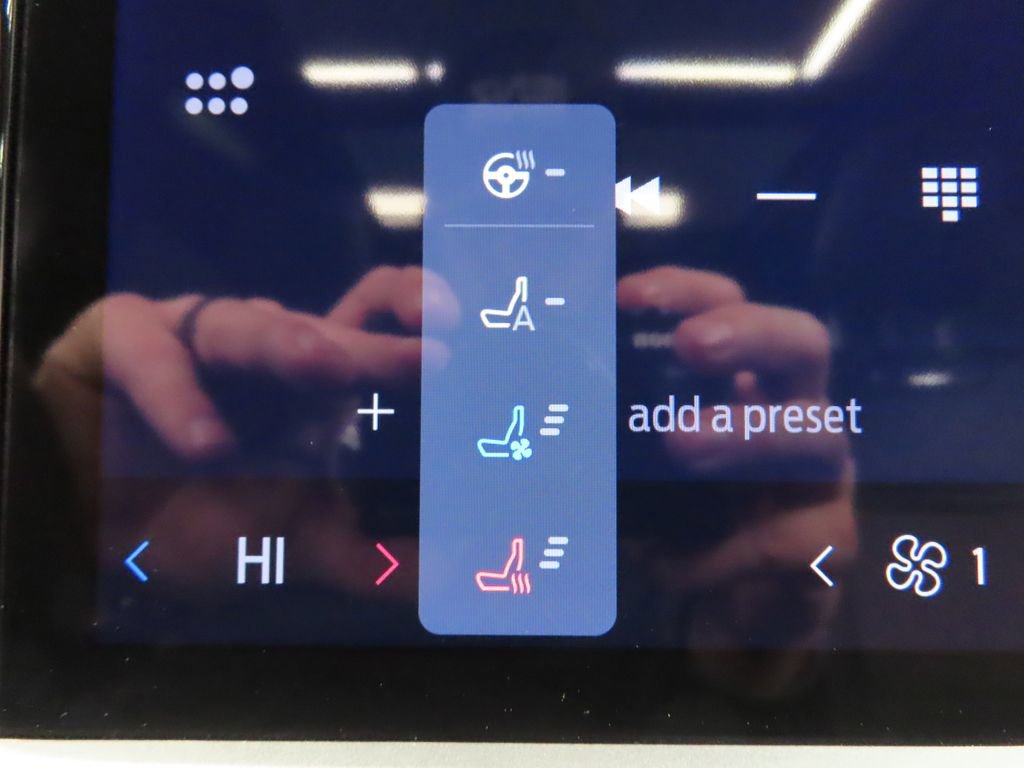 Used 2025 Ford Explorer Platinum w/ Ultimate Package image 24