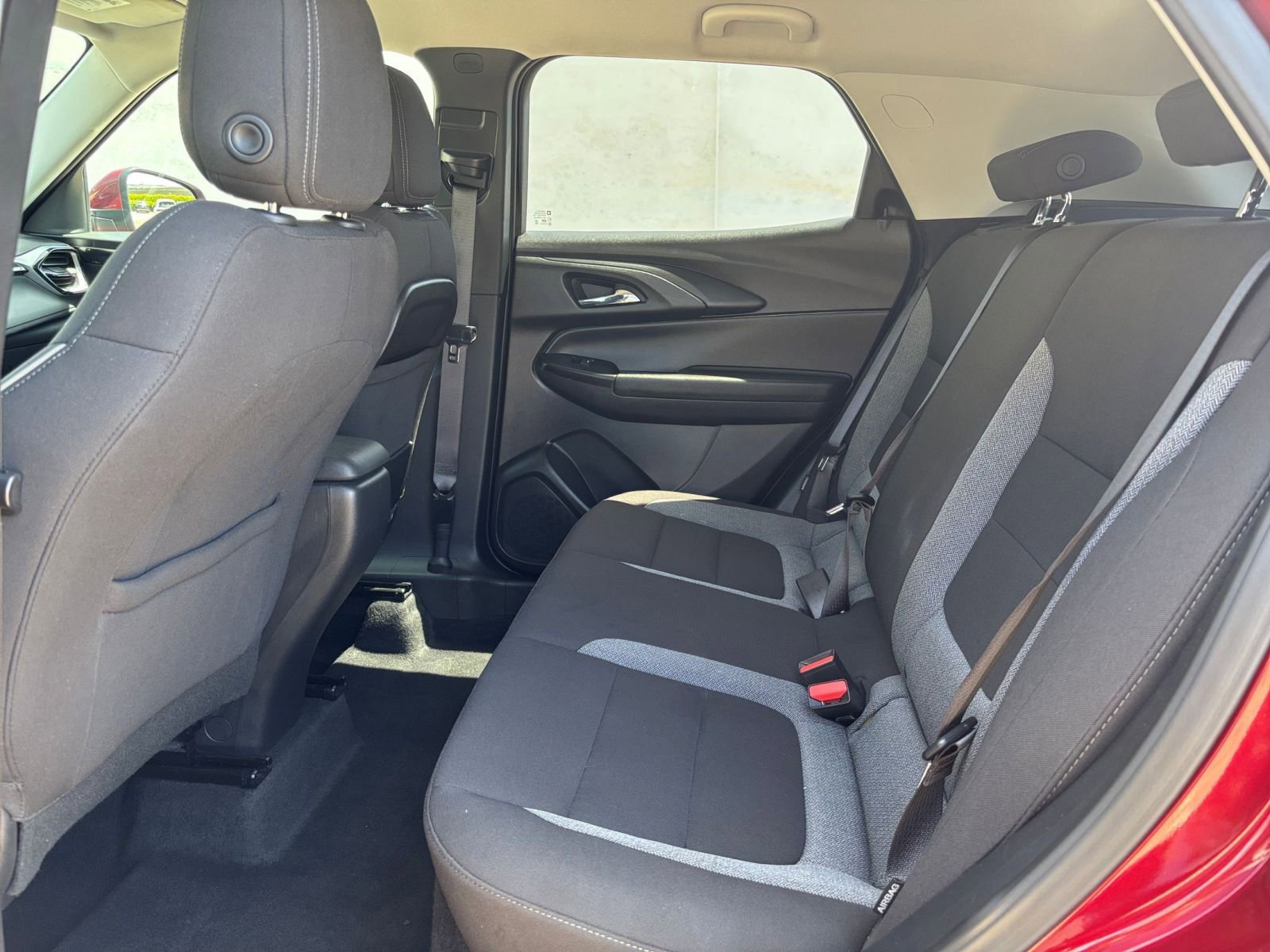 Used 2025 Chevrolet TrailBlazer LT FWD image 24