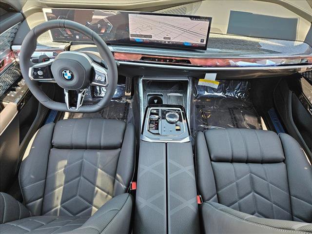 New 2025 BMW 760i xDrive w/ Premium Package image 15