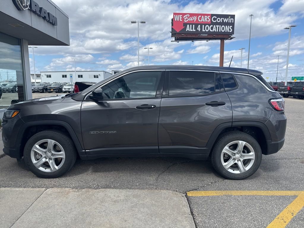 Used 2023 Jeep Compass Sport AWD/4WD image 4