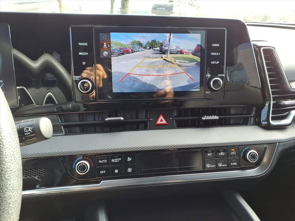 Used 2023 Kia Sportage LX image 24