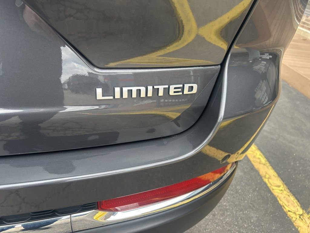 Used 2024 Jeep Grand Cherokee Limited image 14