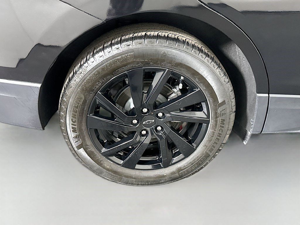 Used 2024 Chevrolet Equinox LS w/ Midnight Edition FWD image 32