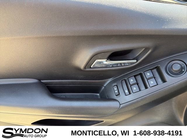 Used 2019 Chevrolet Trax LT w/ LT Convenience Package image 14