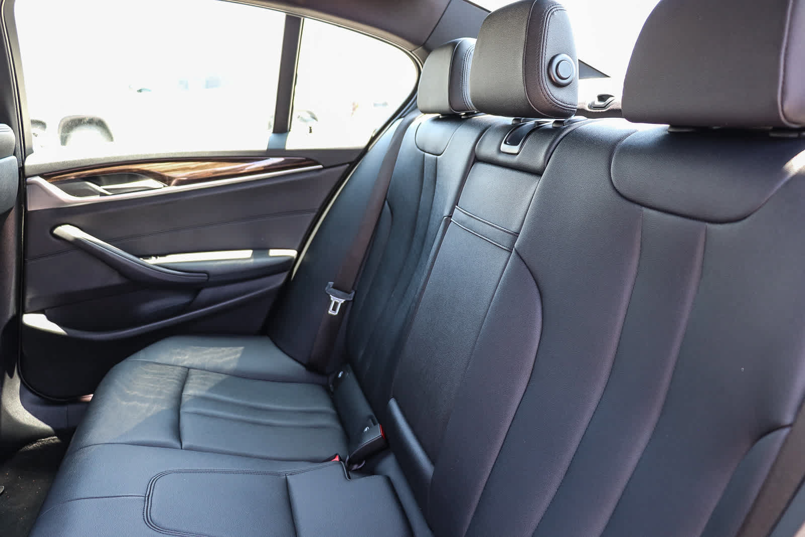 Used 2019 BMW 530i RWD image 18