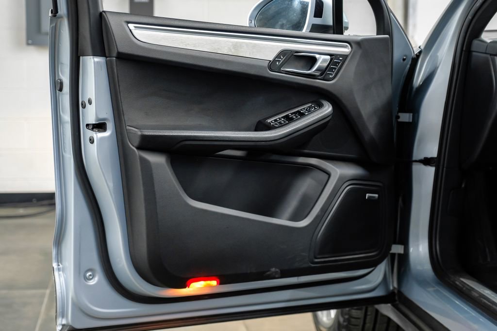 Used 2017 Porsche Macan S image 51