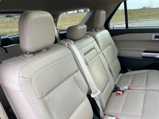 Certified 2021 Ford Explorer Limited w/ Equipment Group 301A image 33