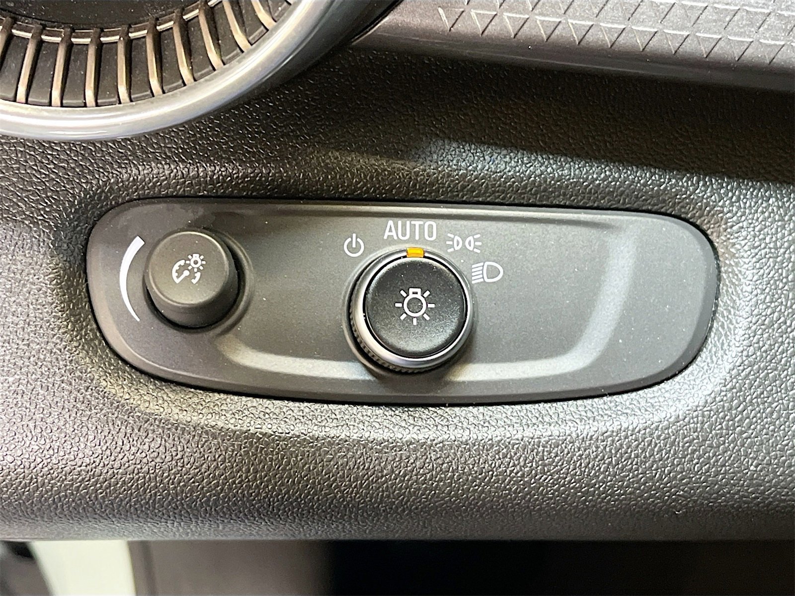 Used 2025 Chevrolet Trax ACTIV w/ Driver Confidence Package image 10