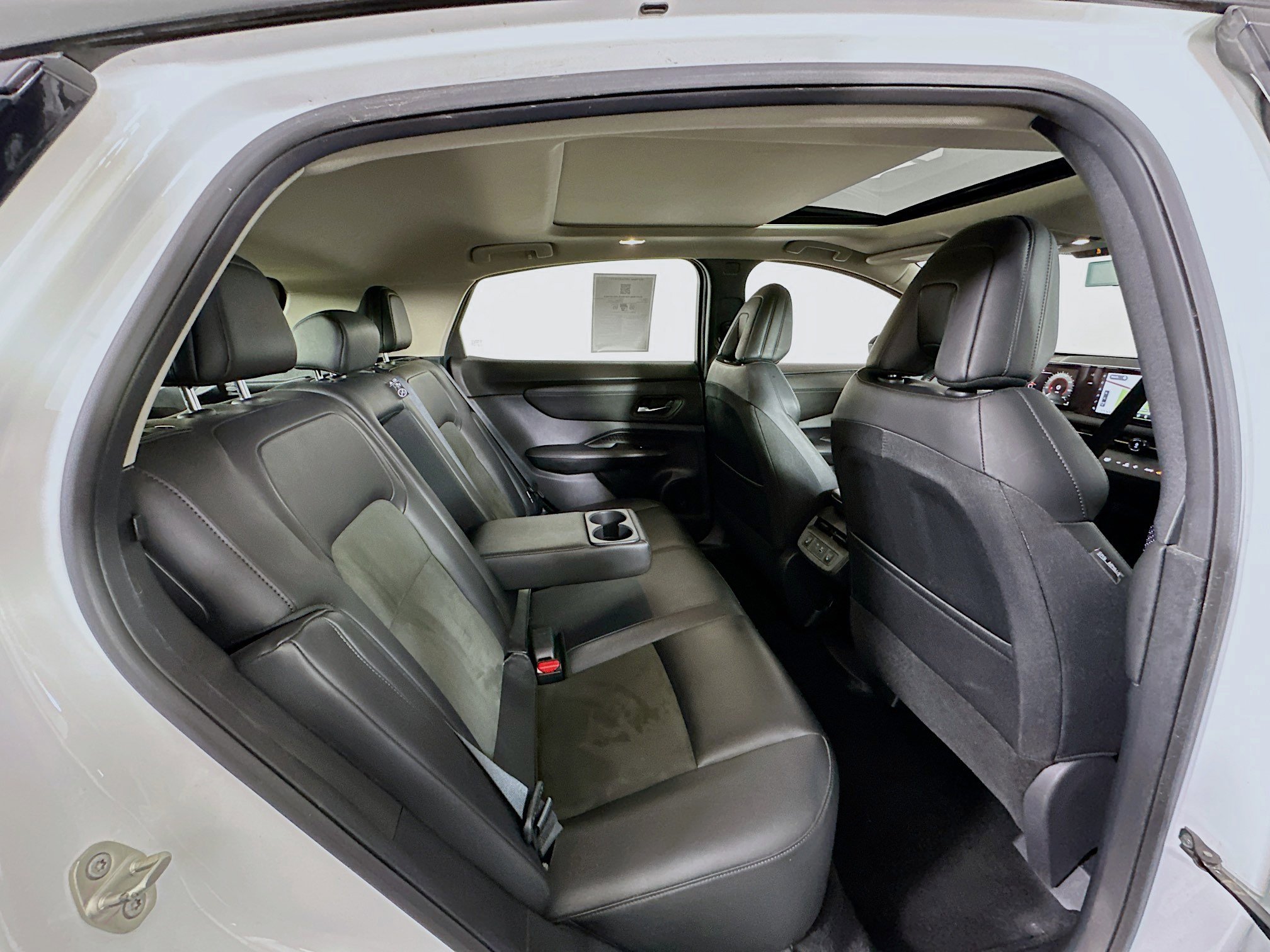 Used 2023 Nissan Ariya AWD image 30