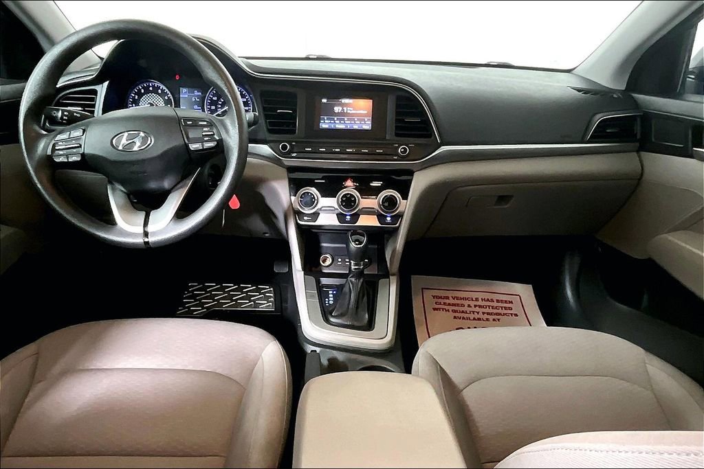 Used 2019 Hyundai Elantra SE image 14