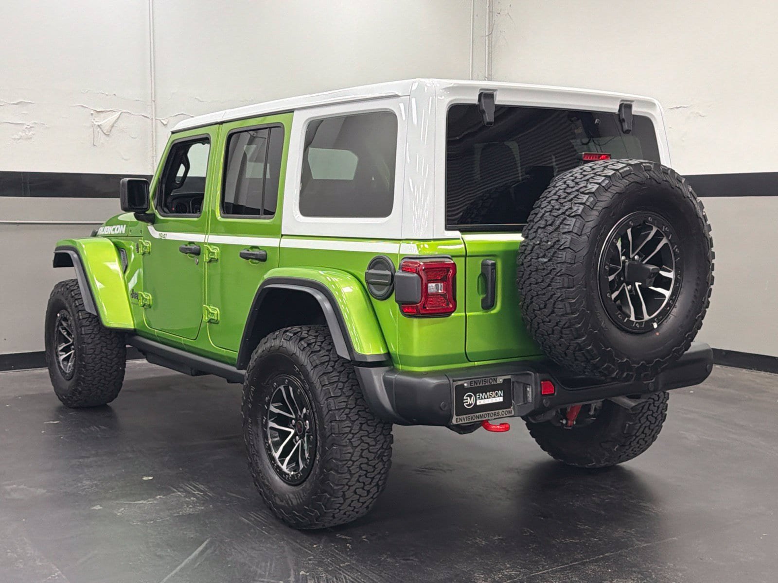 Used 2026 Jeep Wrangler Unlimited Rubicon AWD/4WD image 9