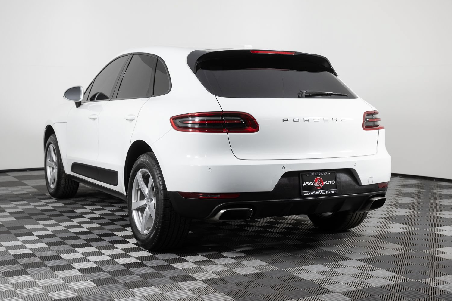 Used 2018 Porsche Macan AWD/4WD image 5