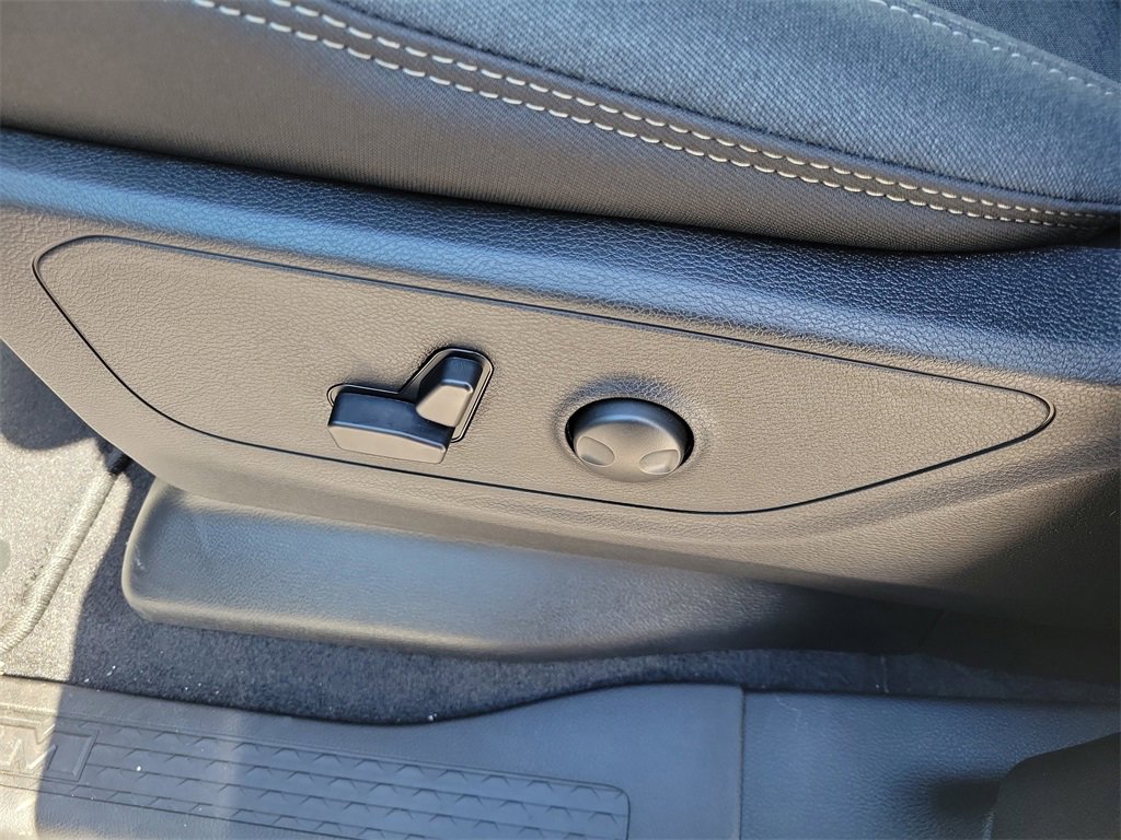 New 2026 RAM 1500 4x4 Crew Cab image 32