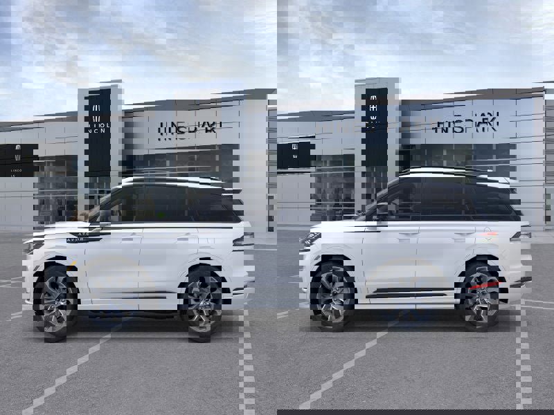 New 2026 Lincoln Aviator AWD image 3