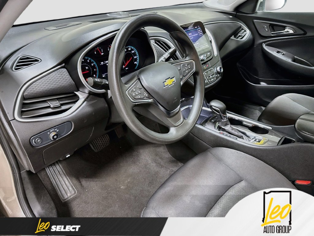 Used 2025 Chevrolet Malibu LT FWD image 11