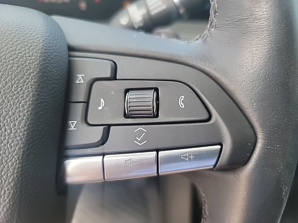 Used 2024 Cadillac XT4 Premium Luxury w/ Technology Package FWD image 20
