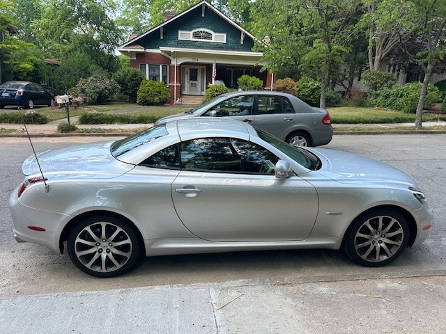 Used 2009 Lexus SC 430 Convertible RWD image 3
