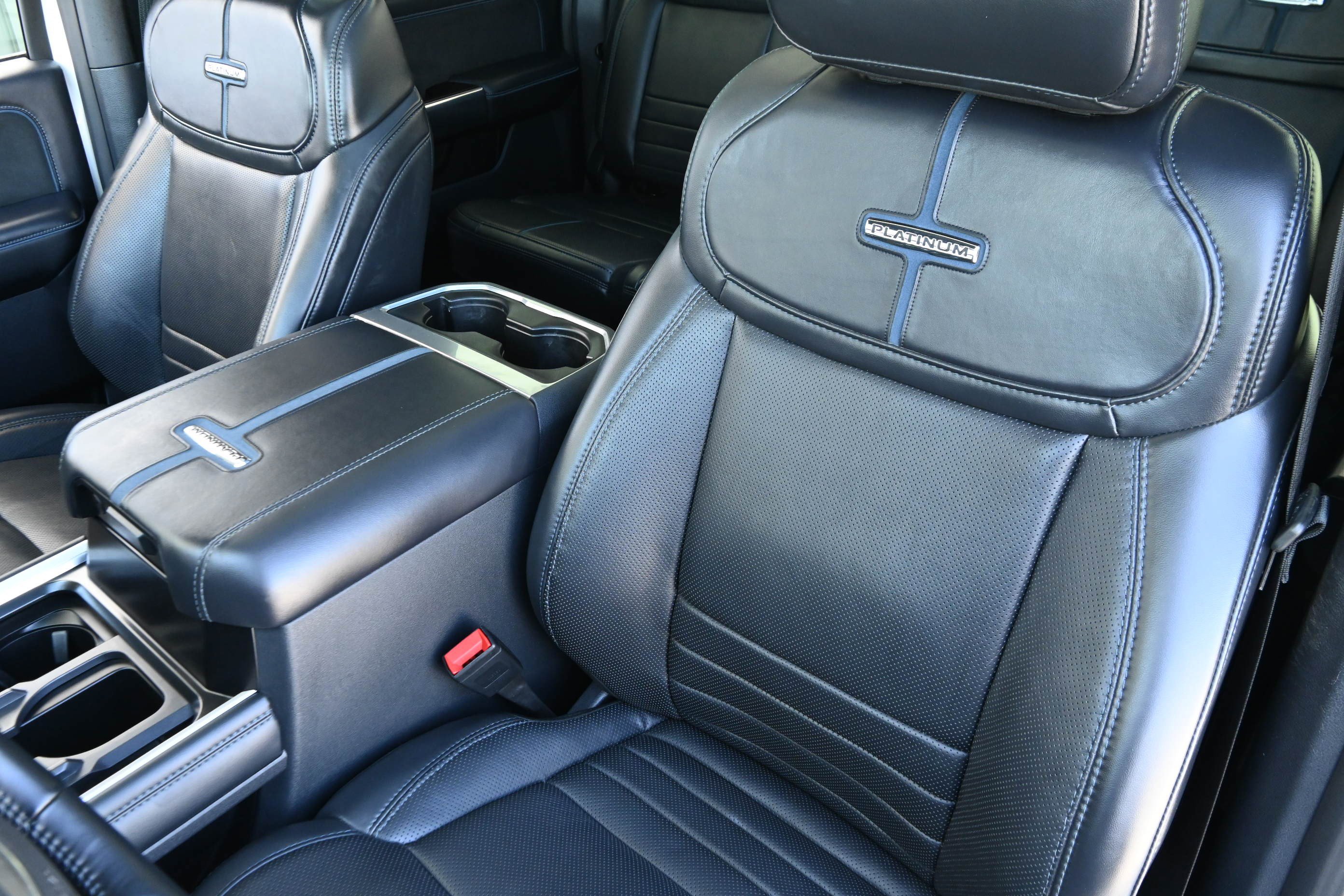 Used 2025 Ford F450 Platinum image 13