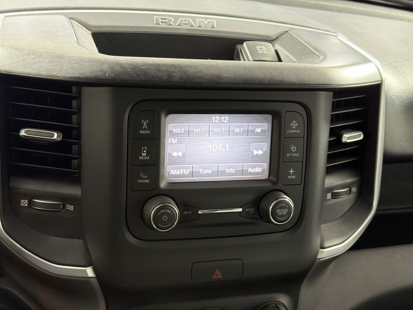 Used 2022 RAM 1500 Big Horn AWD/4WD image 18
