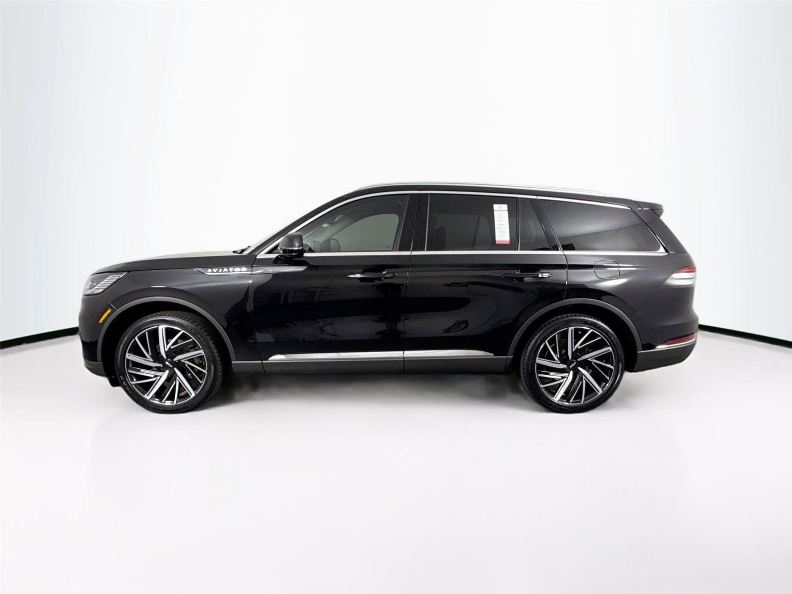 Used 2025 Lincoln Aviator Reserve w/ Equipment Group 201A AWD/4WD image 14