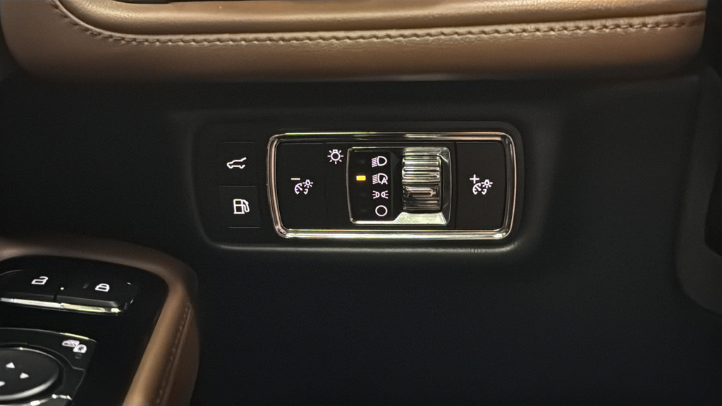 Used 2023 Lincoln Aviator Grand Touring w/ Equipment Group 301A AWD/4WD image 32